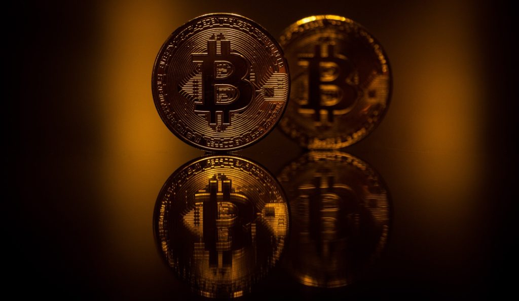 ¿Cuál es la diferencia entre Bitcoin y criptomoneda?