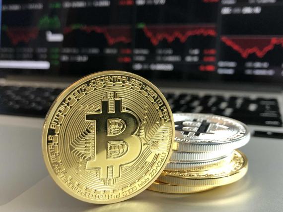 ¿Por qué está bajando el bitcoin?