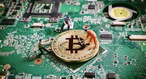 ¿Qué es eso de minar bitcoins?